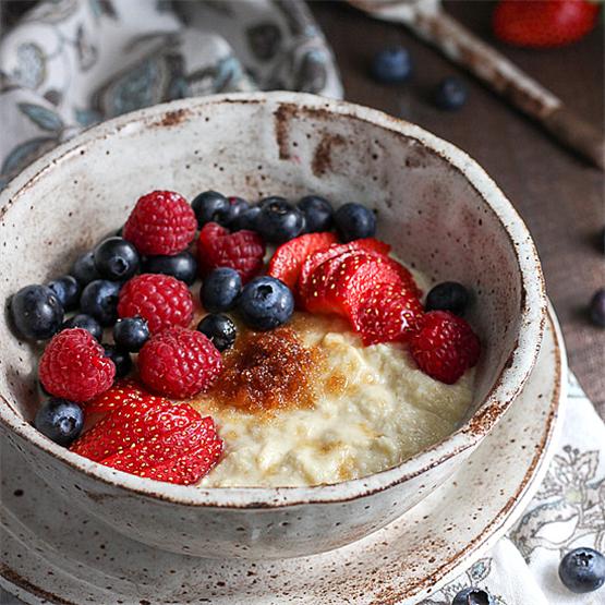 Almond Porridge With Berries
