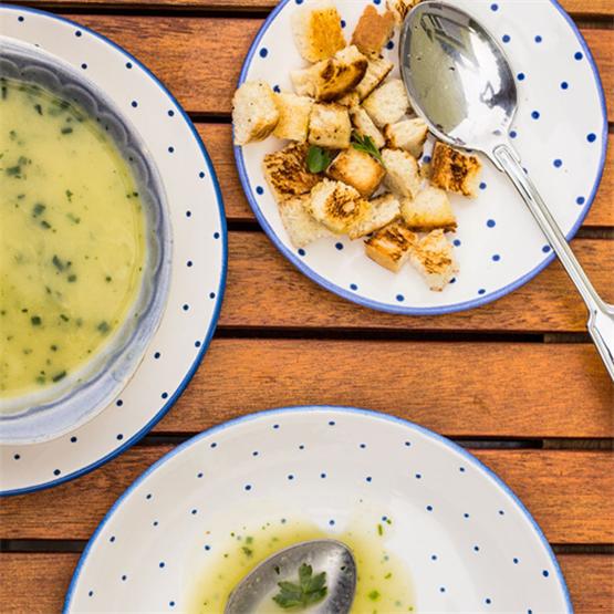 zucchin cream soup with croutons
