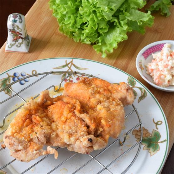 Taiwanese chicken steak with crispy and crunchy coating