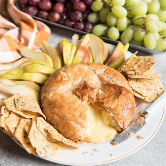 Baked Brie in Puff Pastry with Apricot Preserves