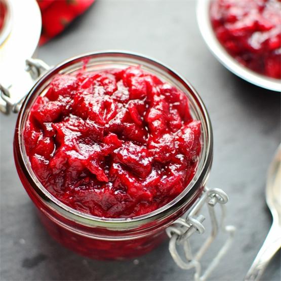 Easy boozy cranberry sauce