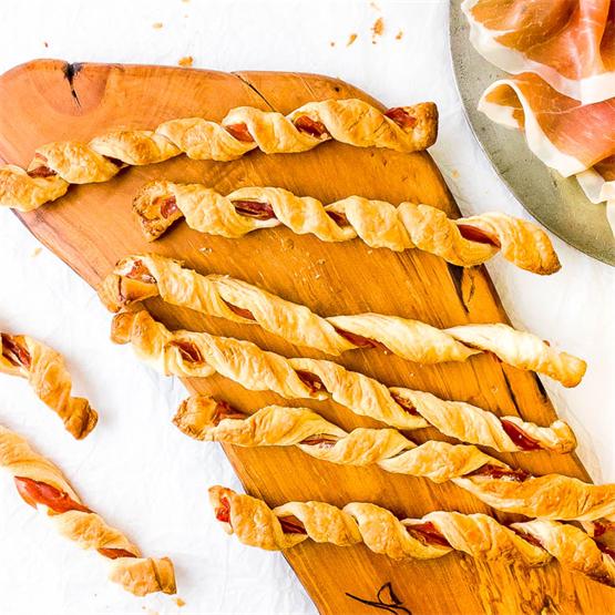 Prosciutto Puff Pastry Twists – 25 minutes & 2 ingredients!