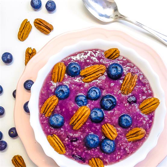 Vegan Blueberry Oatmeal (GF) - Super healthy & delicious!
