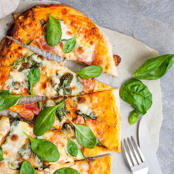 Spinach & Zucchini Pizza