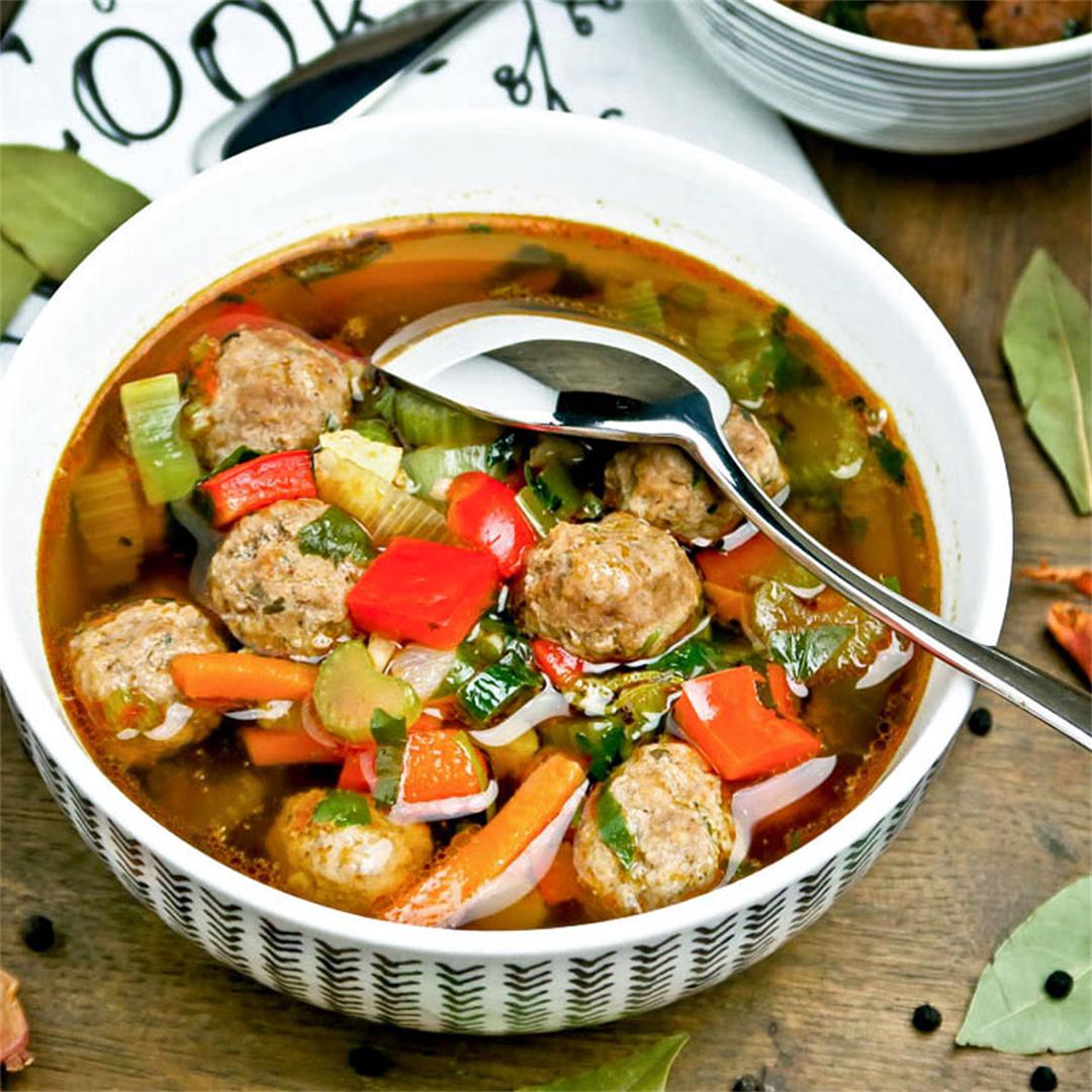 Hearty Dutch vegetable soup with tasty meatballs