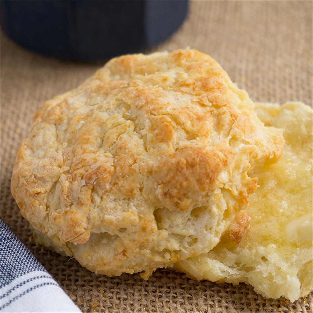 Traditional Southern Buttermilk Biscuits