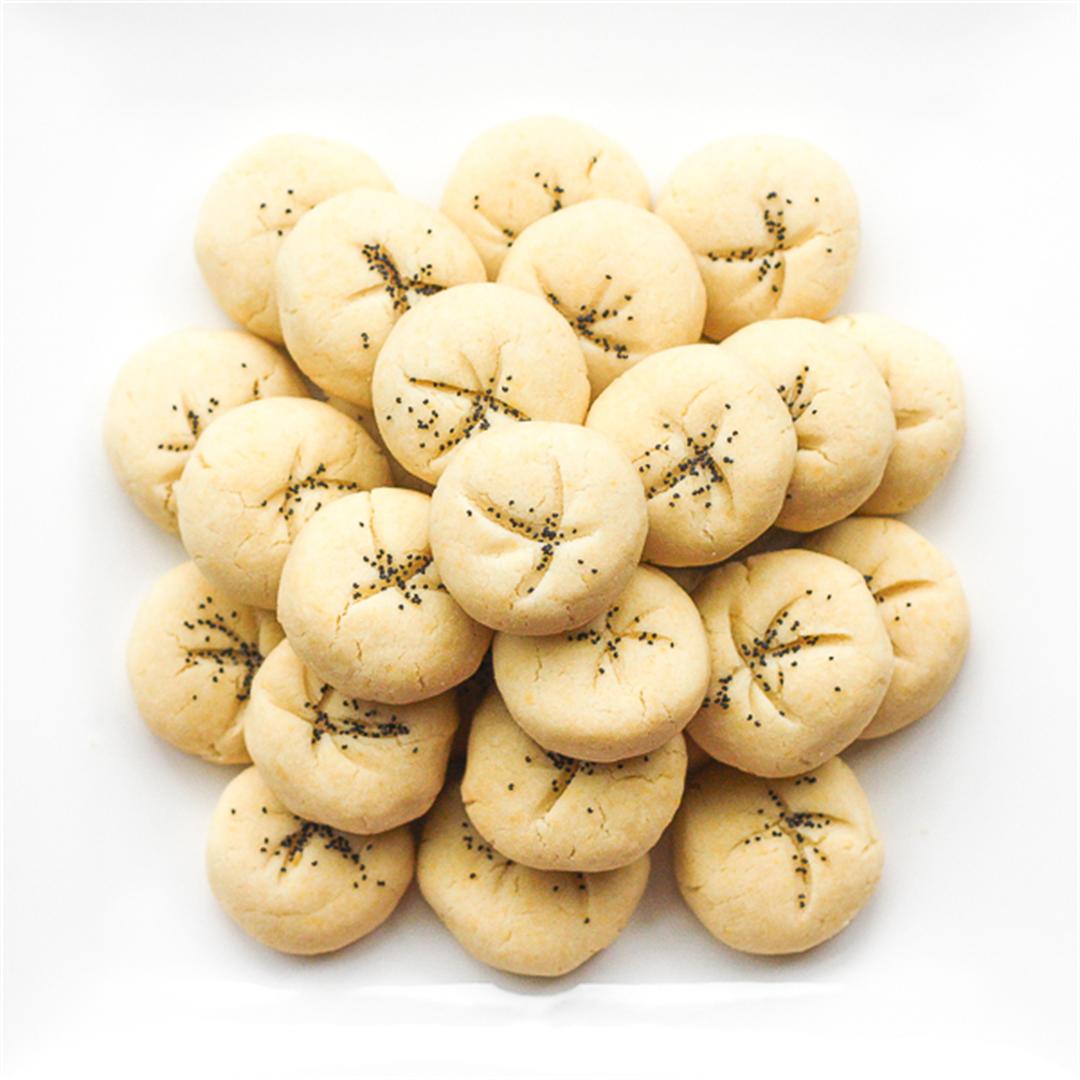 Persian Rice Cookies with Poppy Seeds (Nan-e Berenji)