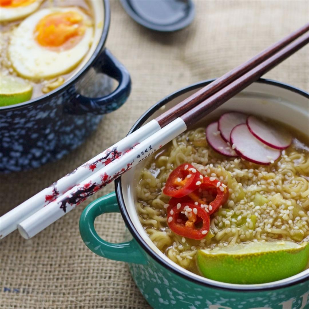 Easy Vegetable Ramen with Carrots and Leeks