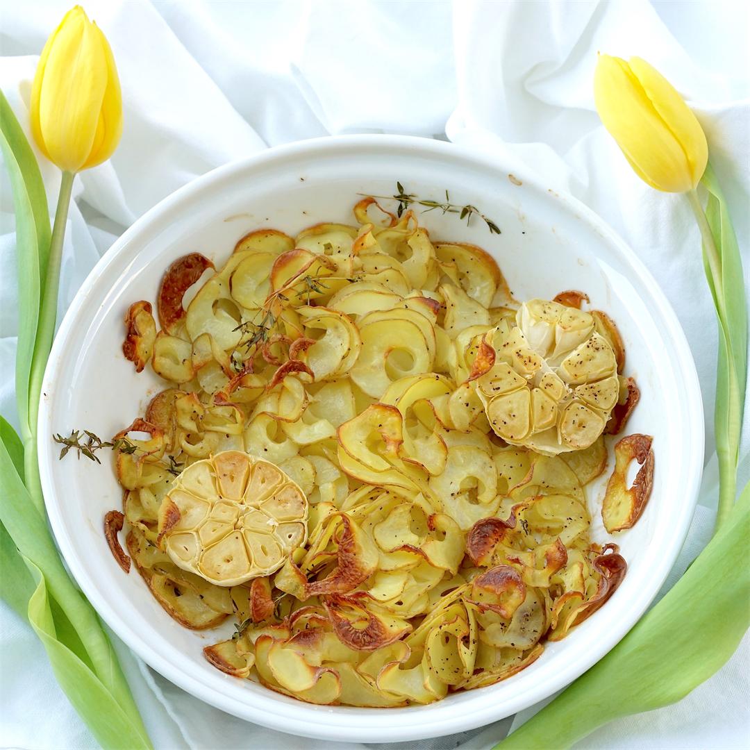 Thyme & Garlic Baked Spiraled Potatoes