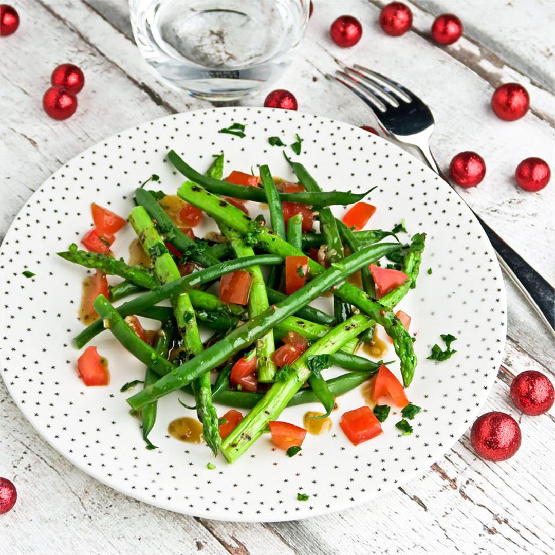 Grilled asparagus and green bean salad with tomato cubes