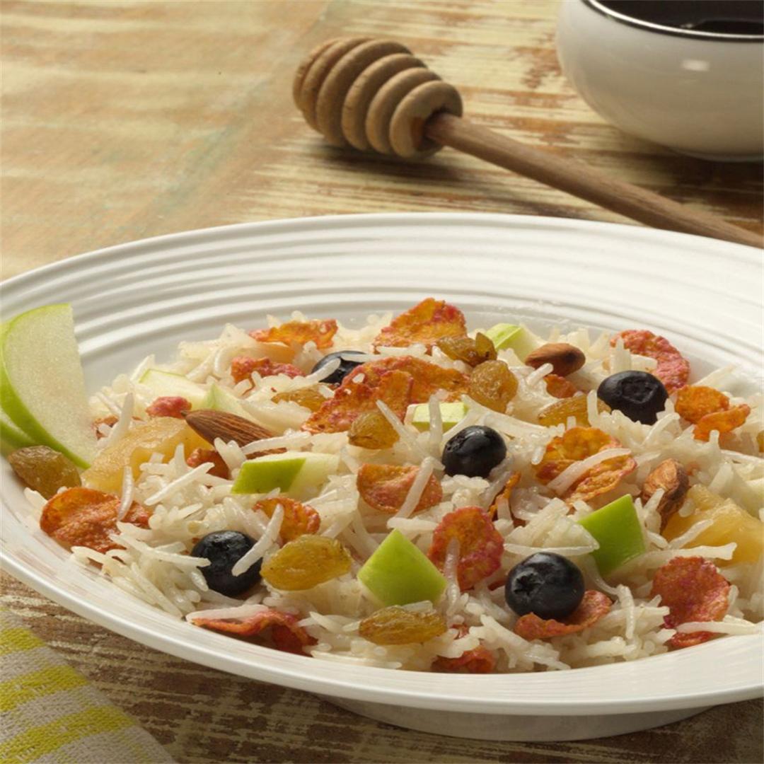 Breakfast Rice Cereal With Fruits And Raisins