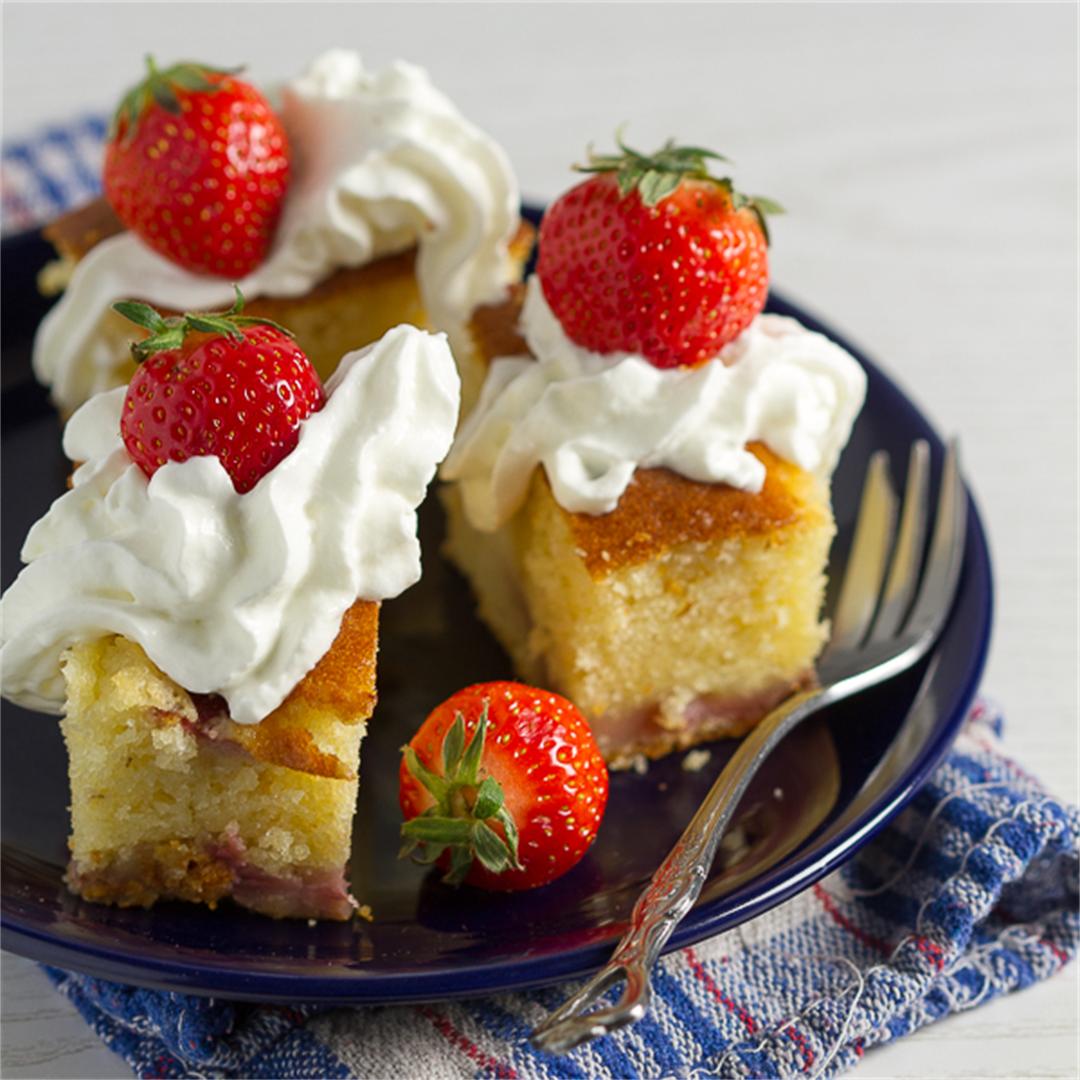 Simple Strawberry Sponge Cake