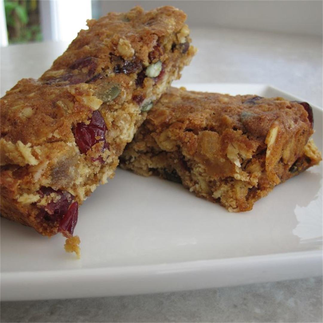 Oats and dried fruit bars