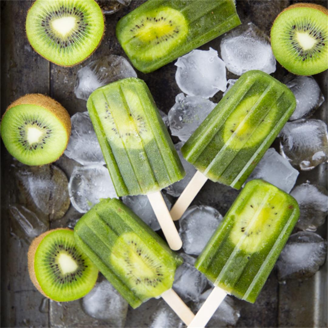 Healthy Popsicles with Kiwi and Pineapple