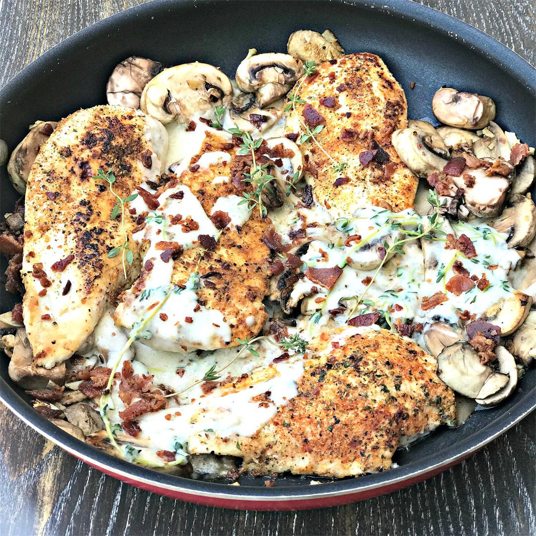 Low-Carb Bacon Mushroom Chicken in Cream Sauce with Thyme