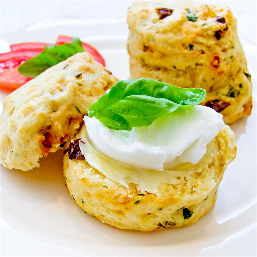 Light and fluffy scones with sundried tomatoes and mozzarella