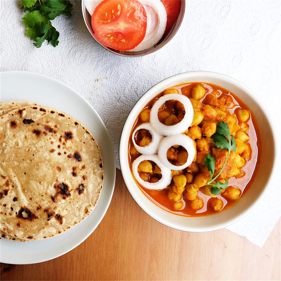 Healthy Chana Masala/Garbanzo Beans Curry