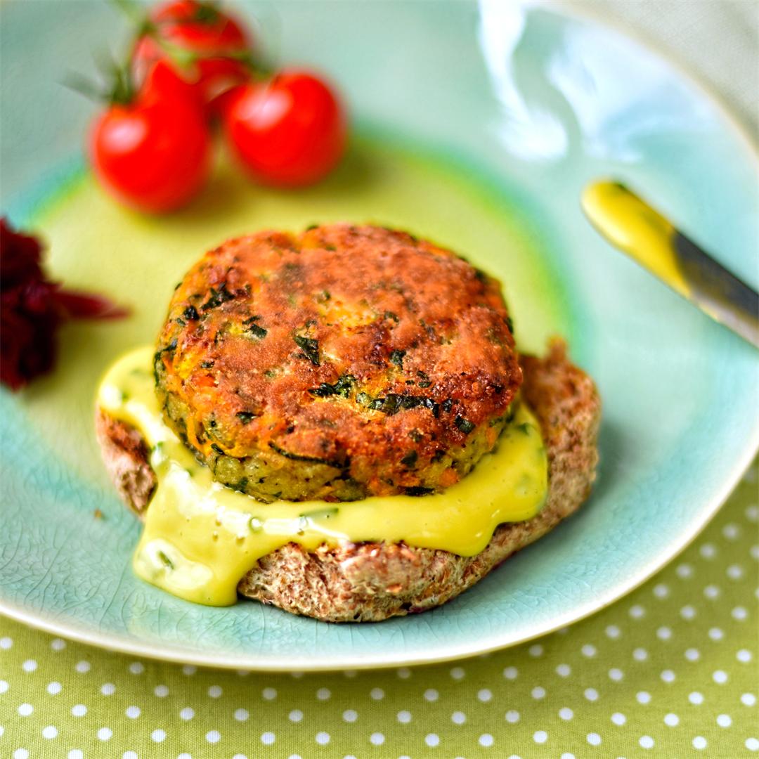 carrot, courgette and halloumi burgers with chive aoili
