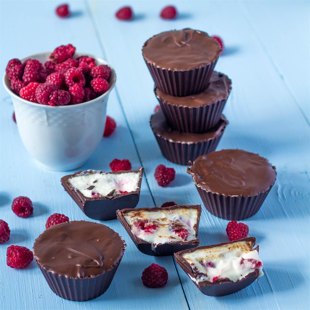 No-bake chocolate raspberry cheesecake cups