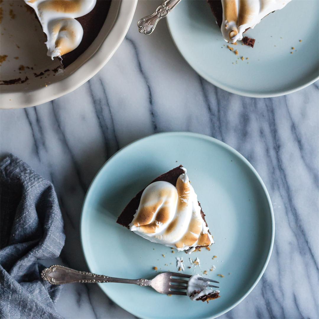 S’mores Brownie Pie with Homemade Marshmallow Fluff