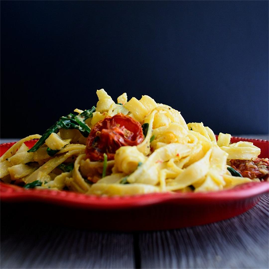 Creamy vegan fettuccine with slow roasted tomatoes and garlic