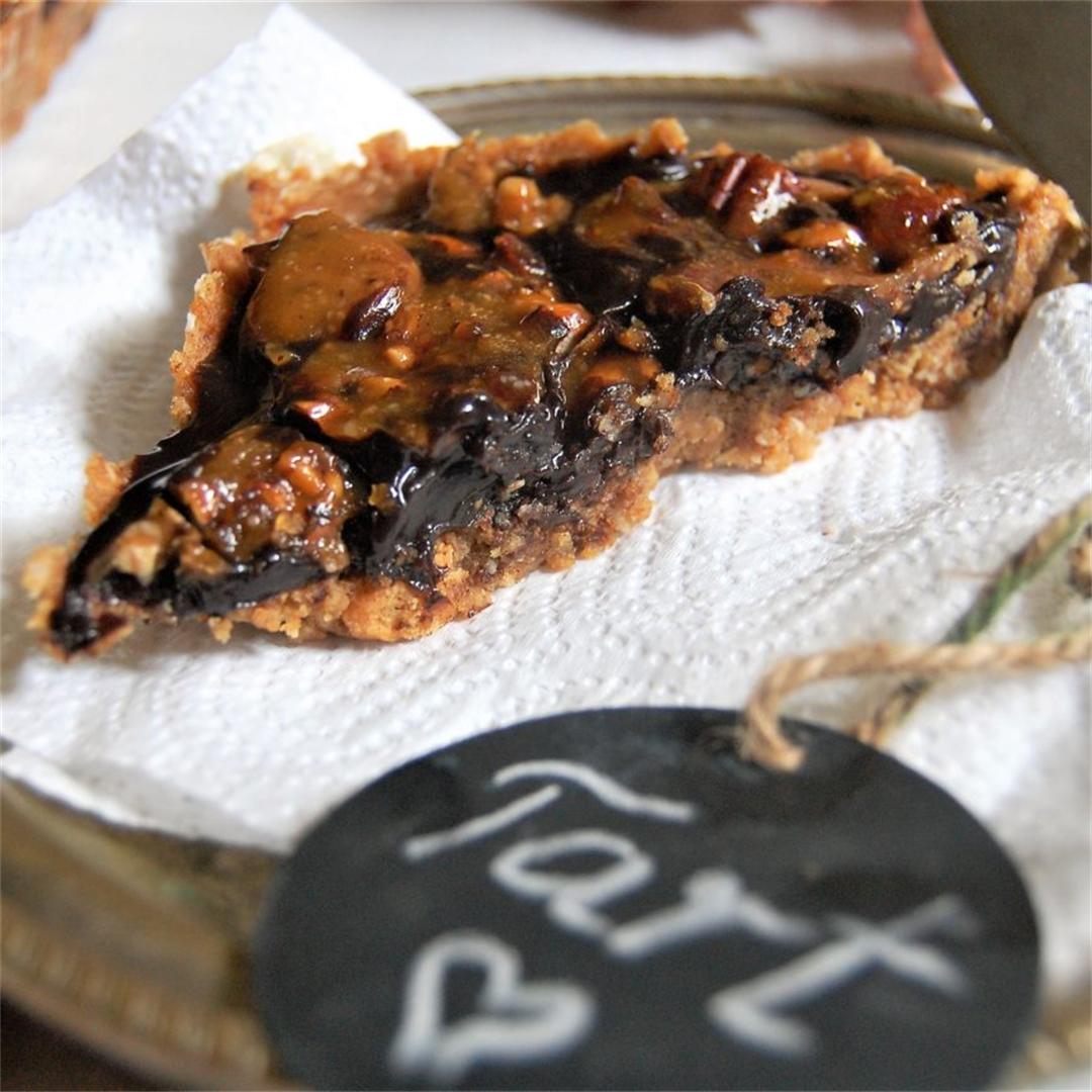 Dates Tart with Caramelized Pecan Nuts