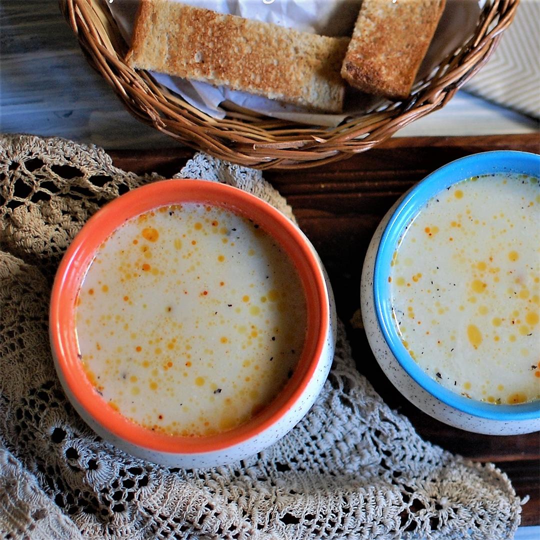 Cauliflower and garlic soup