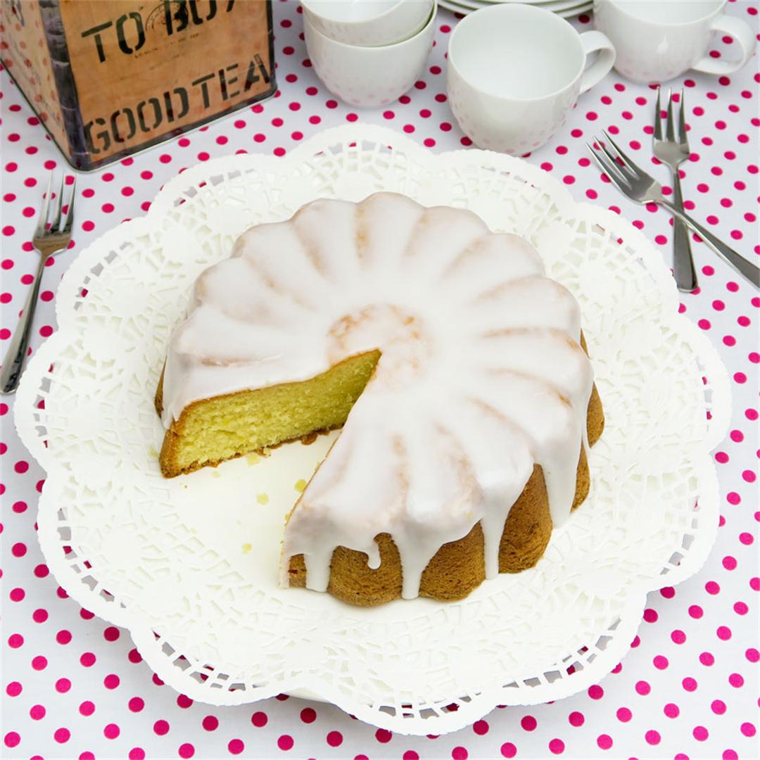 If you like lemon, you are going to love this moist lemon cake!