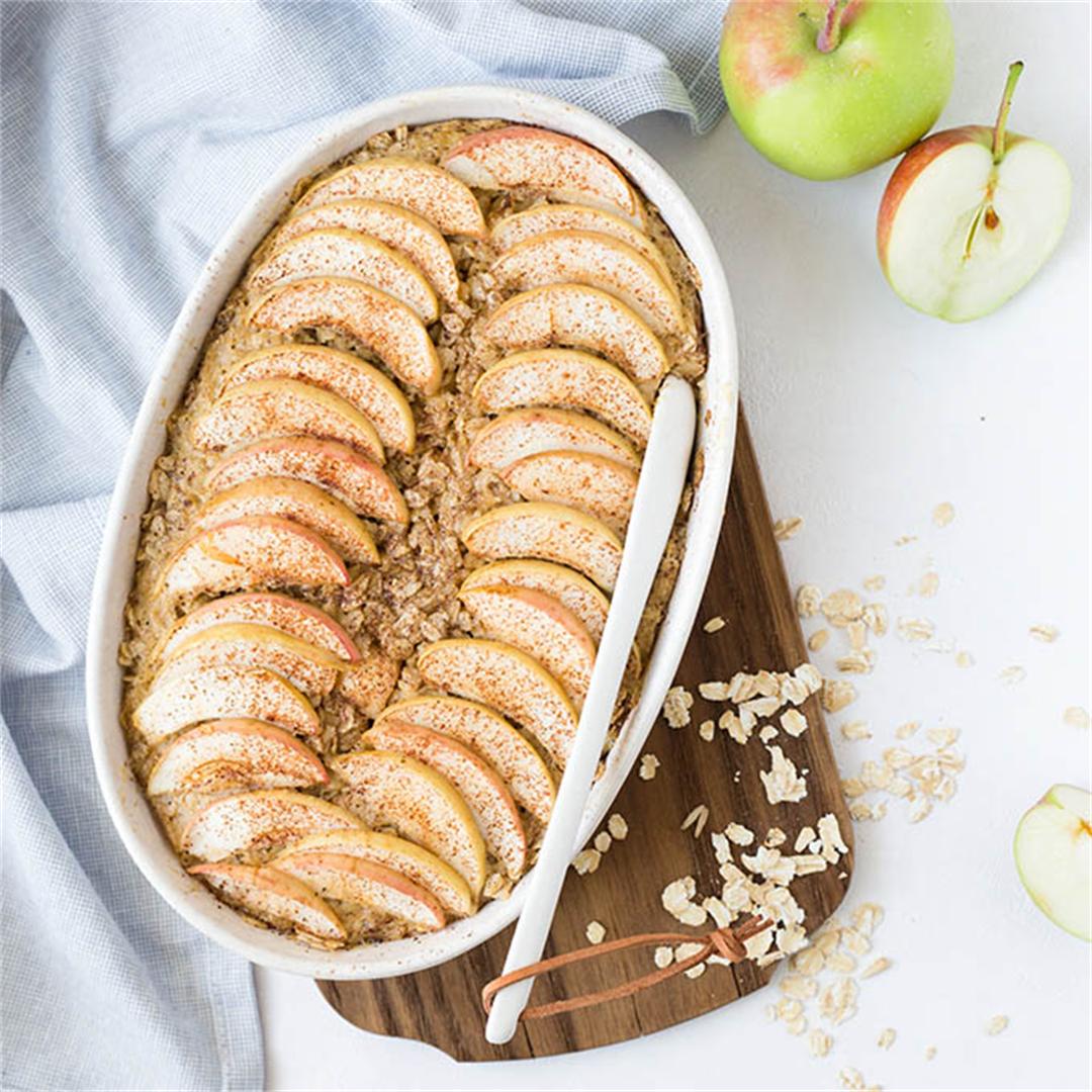 Healthy baked apple oatmeal