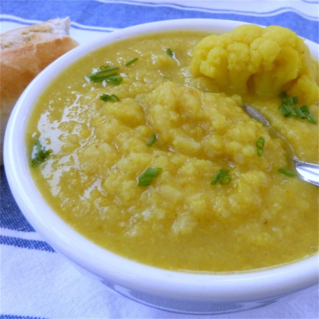 Curried Cauliflower and Lentil Soup