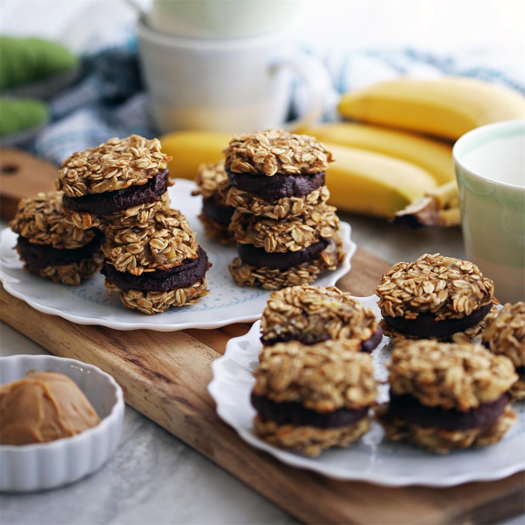 Banana Oatmeal Cookies with Peanut Butter Cocoa Filling