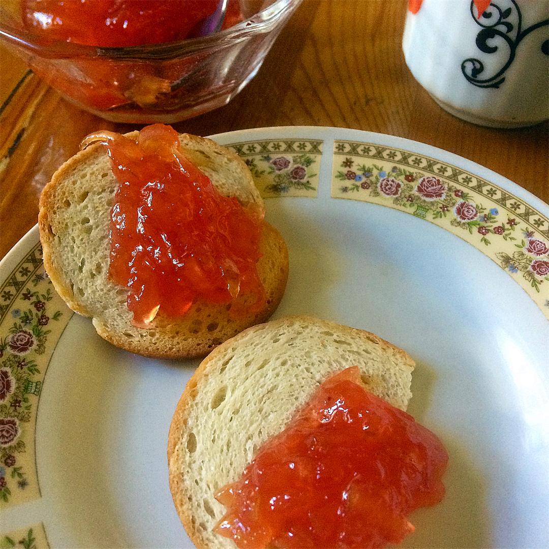 Childhood recipes with quinces: quince jam