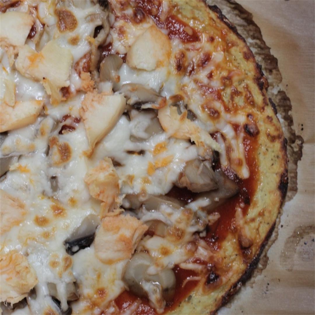 Healthy Barbecue Chicken Pizza with Cauliflower Crust