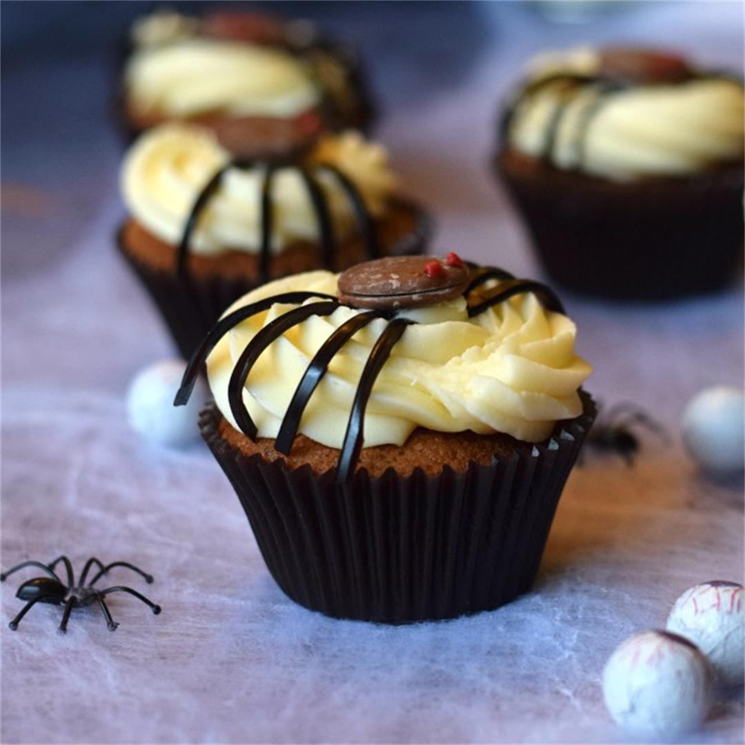 Blackcurrant & Liquorice Halloween Spider Cupcakes
