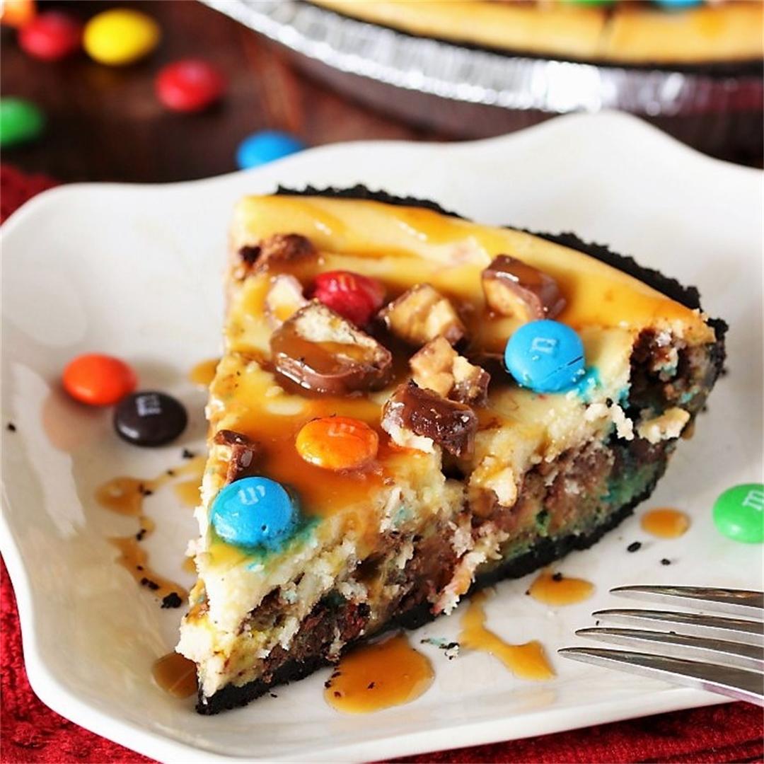 Candy Bar Cheesecake Pie