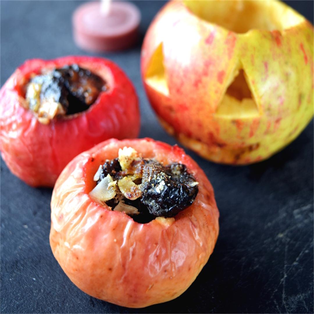 Baked apple - Healthy Halloween treats