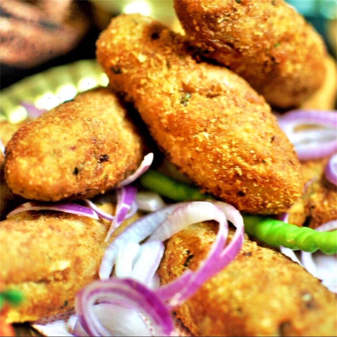 Potato Cottage Cheese Croquettes / Aloo Paneer Croquettes