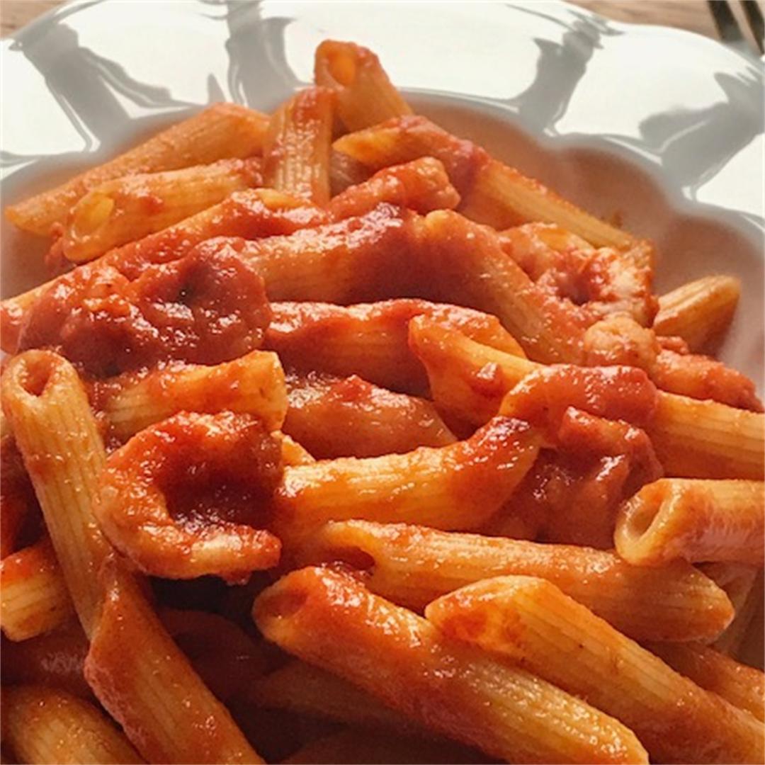 tasty spicy shrimp pasta, with a rich garlic tomato sauce!