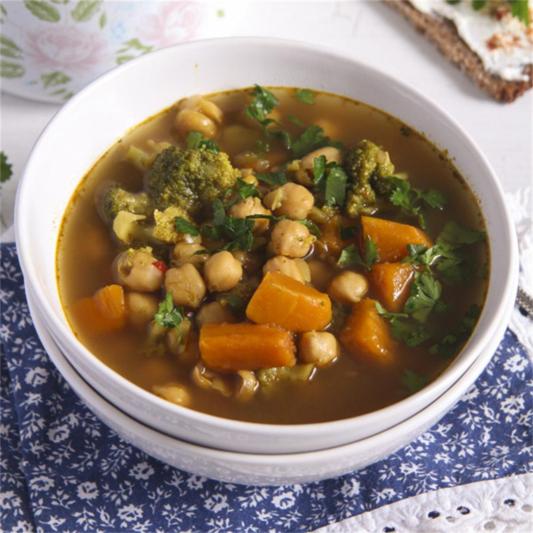 Broccoli Chickpea Soup, Vegan