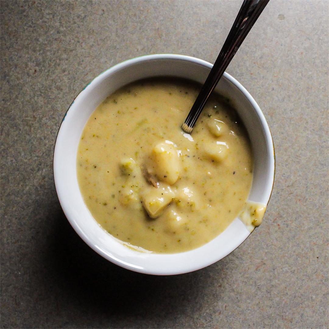 Cheesy Potato and Broccoli Soup