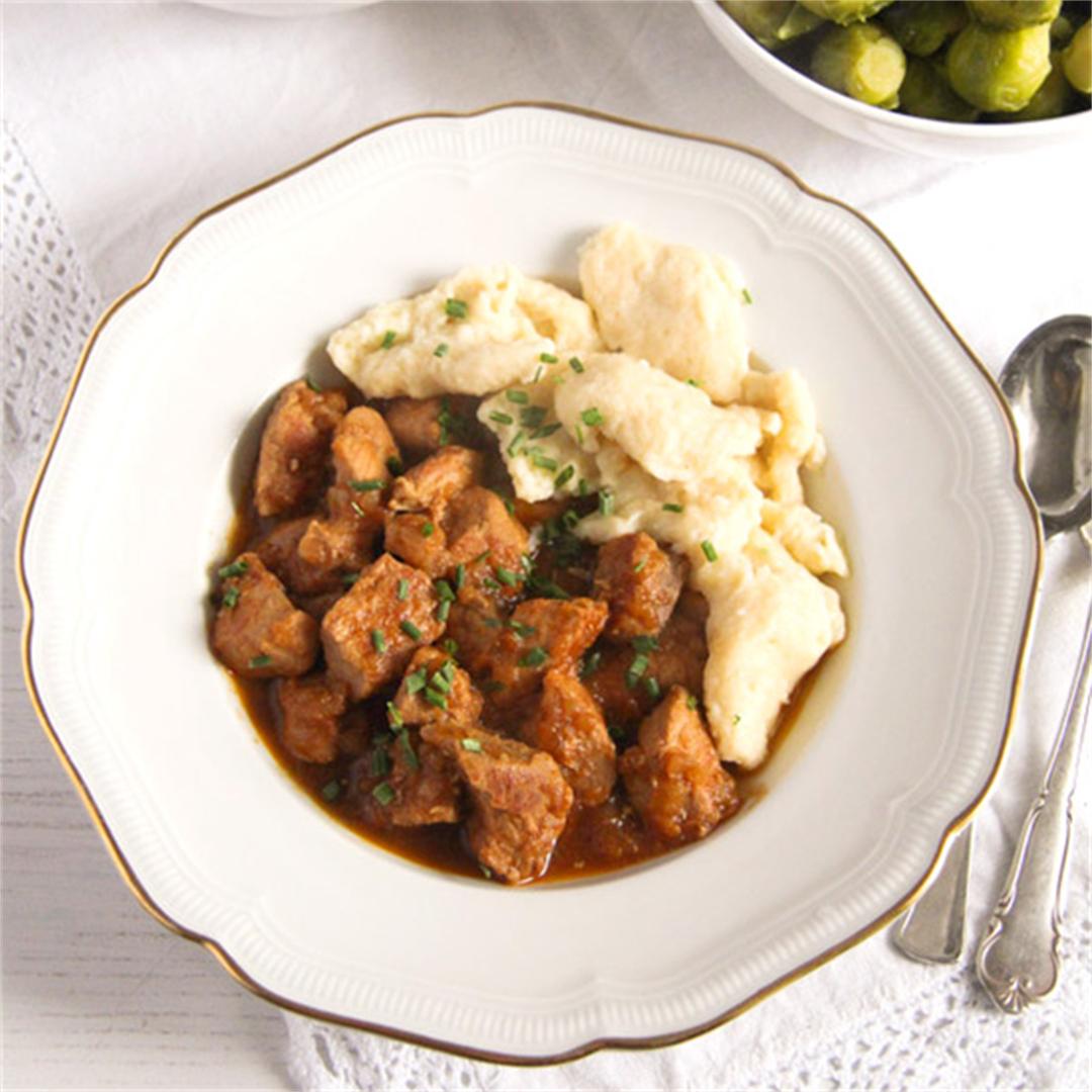 Hungarian Pork and Paprika Stew – Pörkölt Recipe