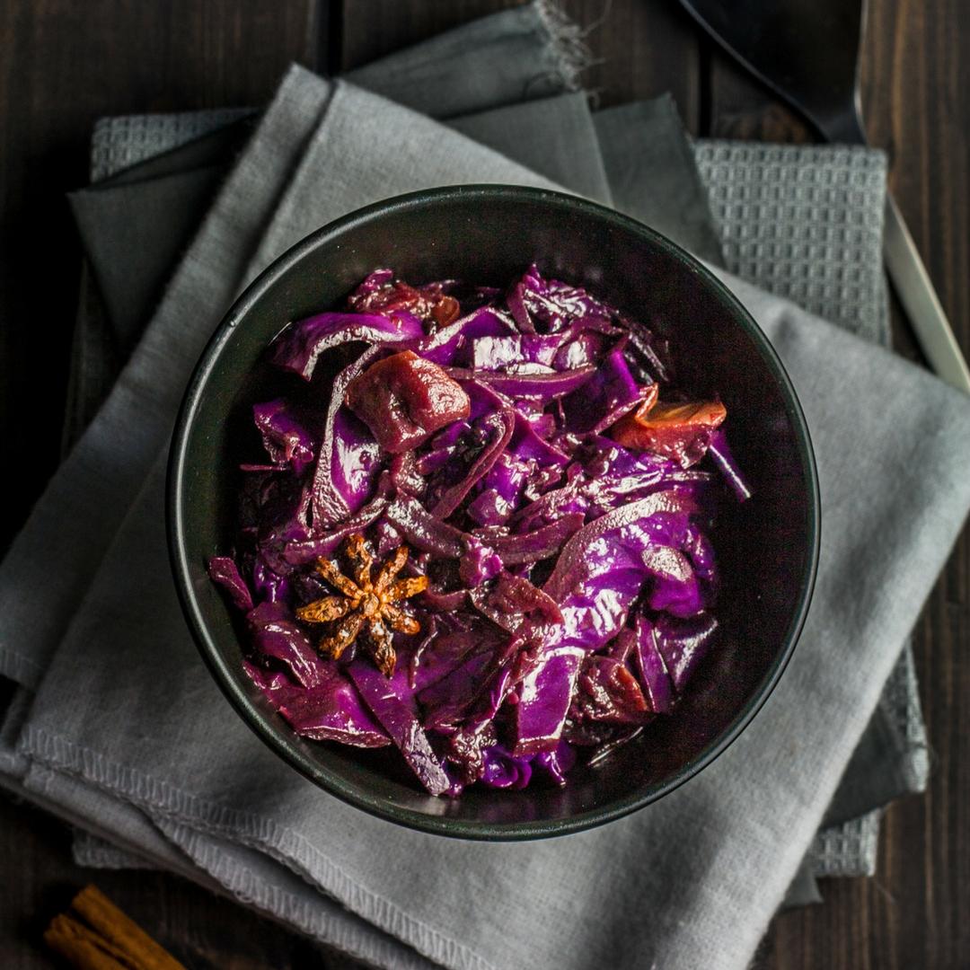Christmas Spiced Braised Red Cabbage