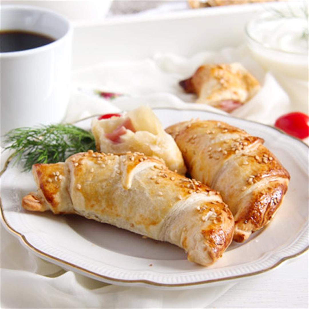 Easy Ham and Cheese Puff Pastry Croissants with Sesame Seeds