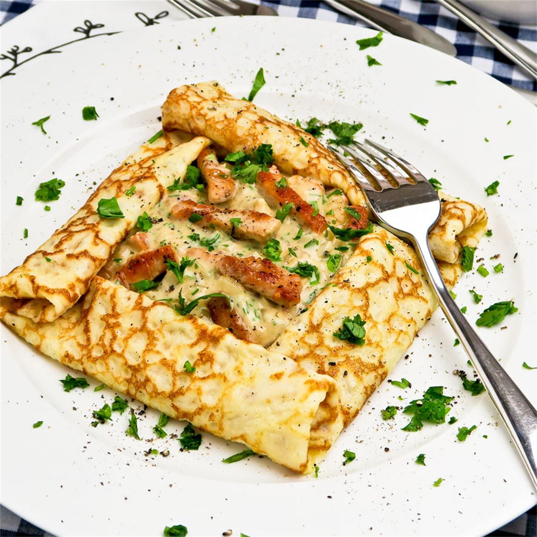 Crepes with turkey breast in a creamy white wine sauce!