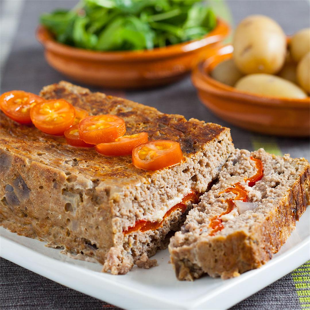 Meatloaf with mozzarella and red peppers