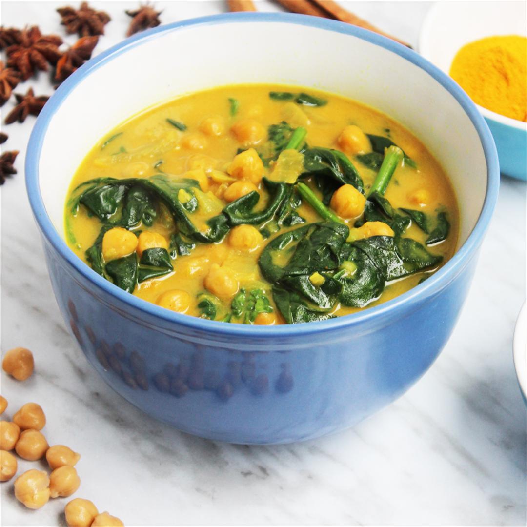 Chickpea & Spinach Curry with Coconut Milk