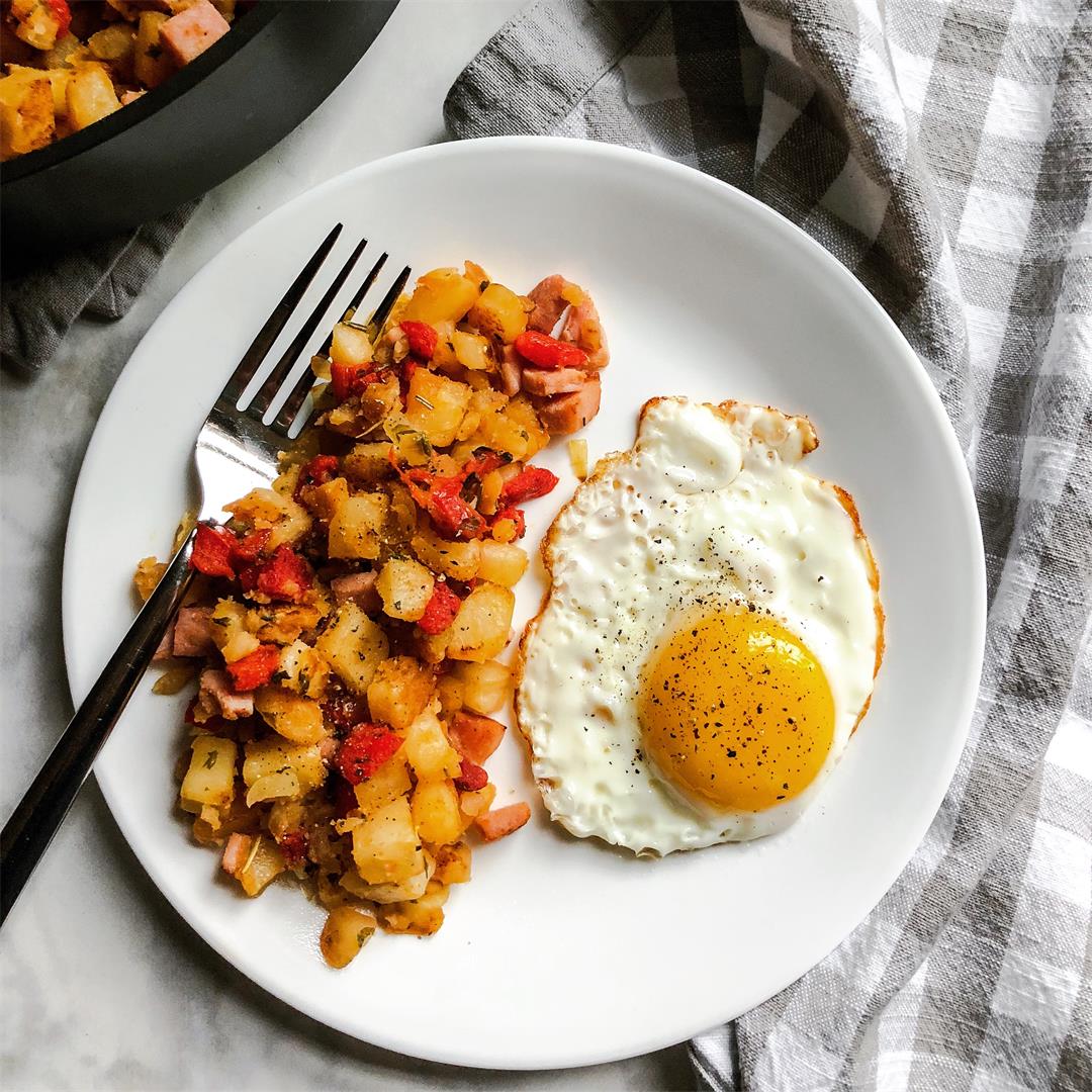 Ham & Roasted Red Pepper Hash