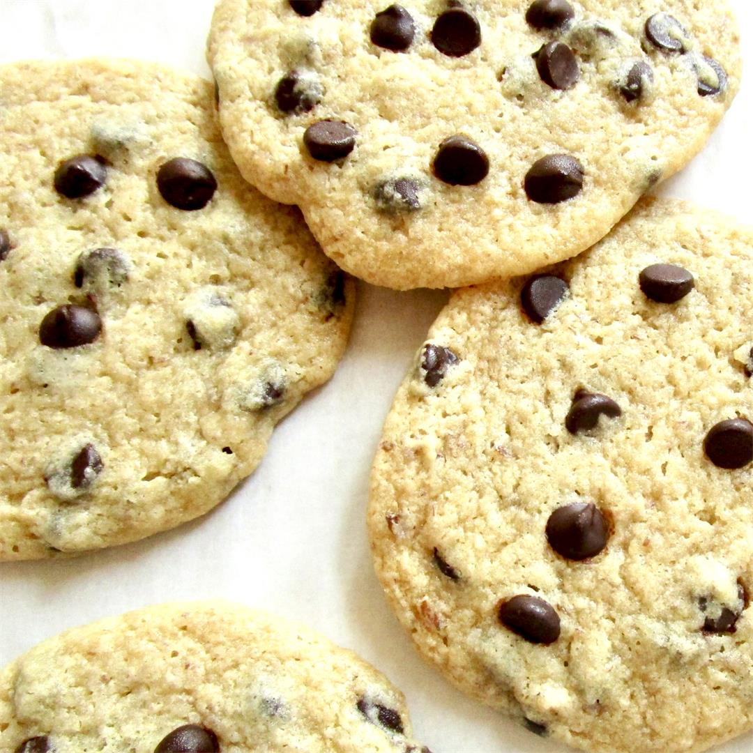 Classic Chewy Chocolate Chip Cookies (Vegan)