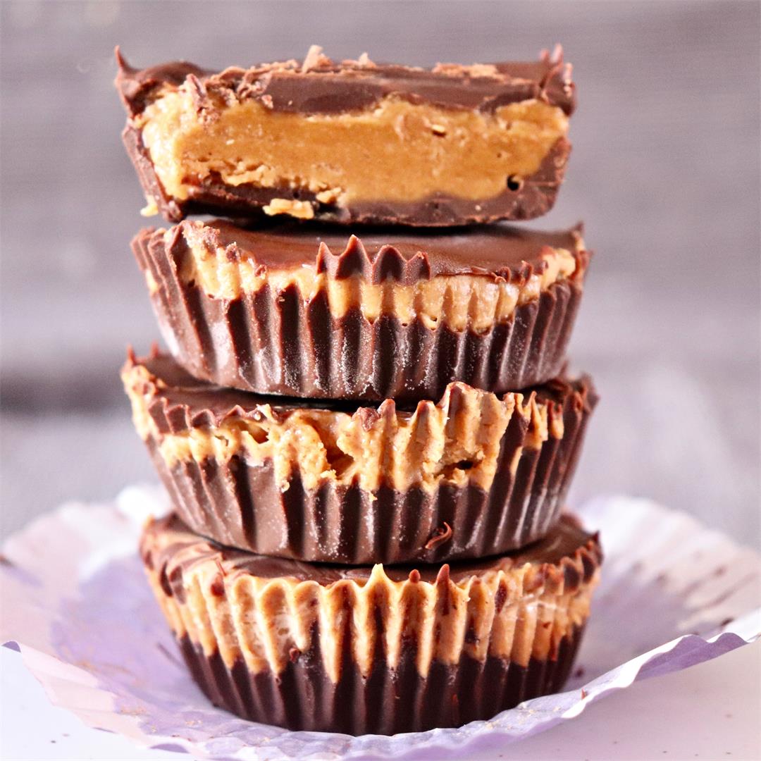 Delicious, 4 ingredients and no-bake vegan almond butter cups.