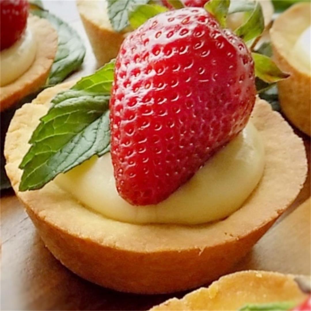 Strawberry Cookie Cups